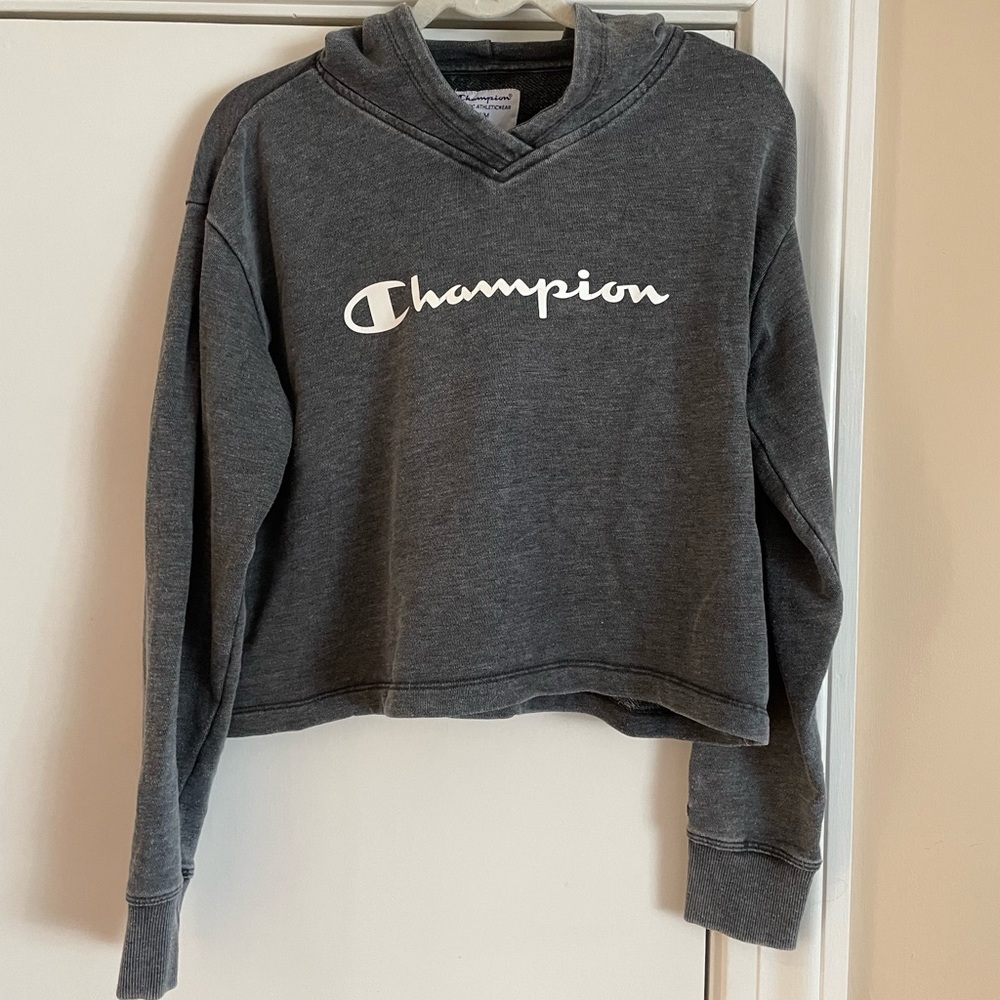 Champion hoodie sweatershirt cropped. Size Medium. Great condition. Grey